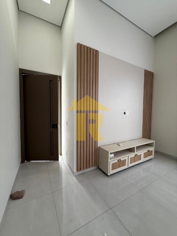 Casa de Condomínio com 3 quartos à venda, 250m² — foto 3 de 40