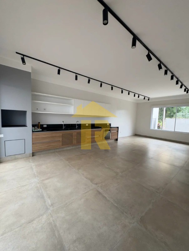 Casa de Condomínio com 3 quartos à venda, 220m² — foto 7 de 24