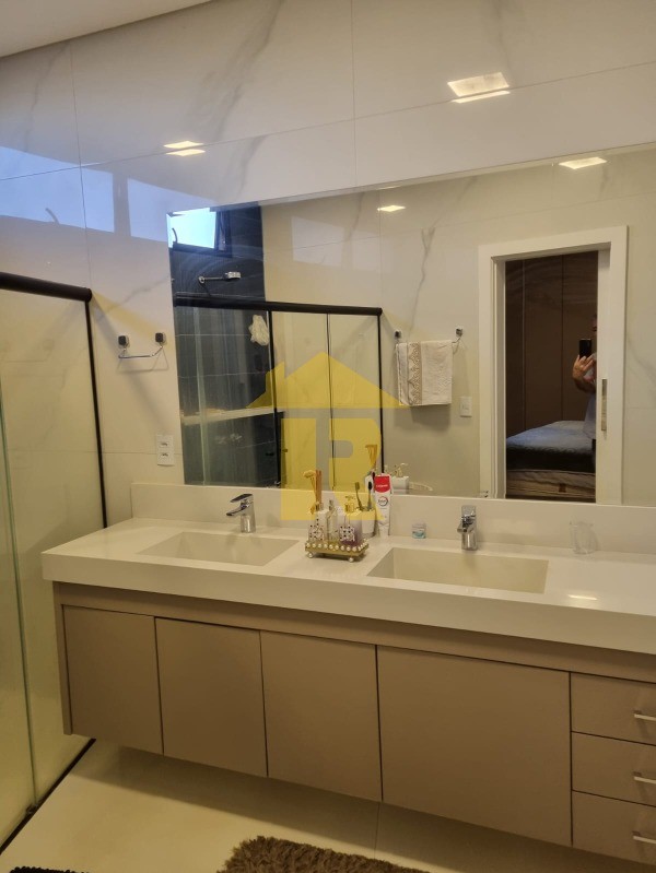 Casa de Condomínio com 3 quartos à venda, 230m² — foto 38 de 41