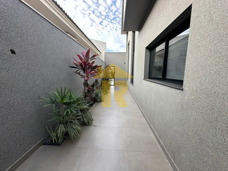 Casa de Condomínio com 3 quartos à venda, 247m² — foto 14 de 25