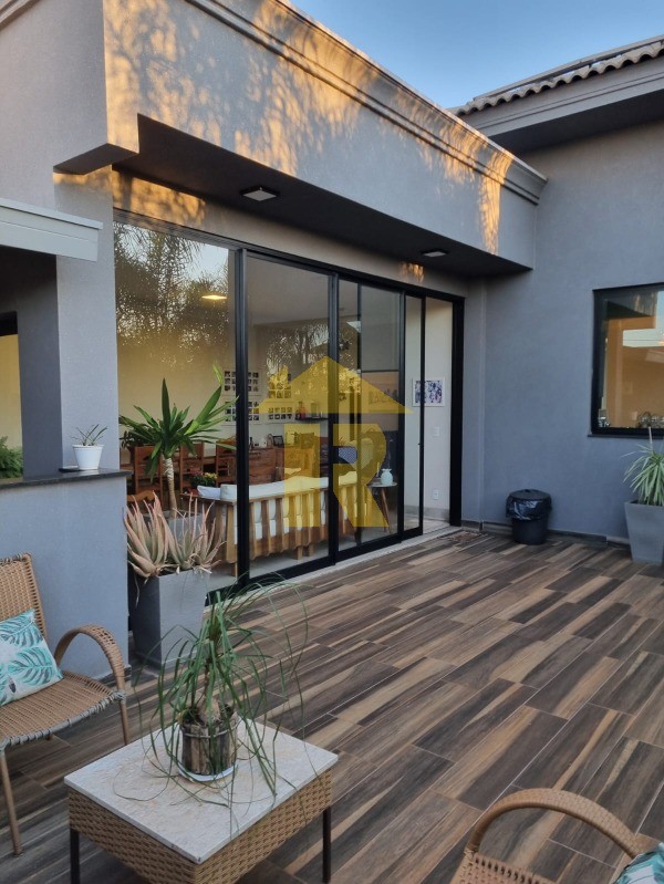 Casa de Condomínio com 3 quartos à venda, 230m² — foto 21 de 41