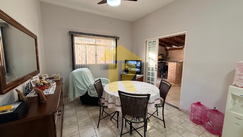 Casa com 3 quartos à venda, 220m² — foto 19 de 39