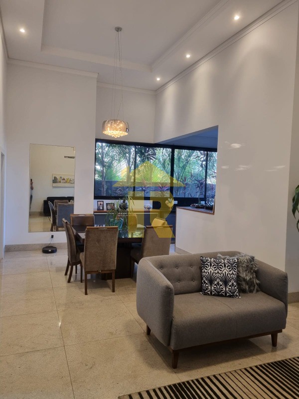 Casa de Condomínio com 3 quartos à venda, 230m² — foto 13 de 41