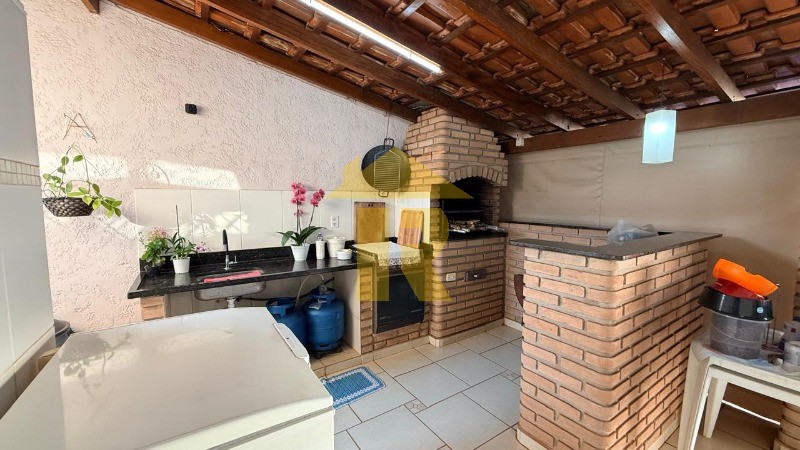 Casa com 3 quartos à venda, 220m² — foto 20 de 39