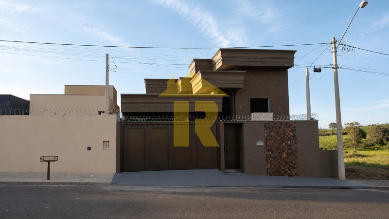 Casa com 3 quartos à venda, 160m² — foto 1 de 23