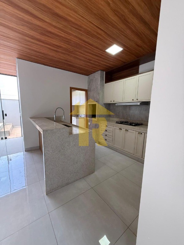 Casa de Condomínio com 3 quartos à venda, 250m² — foto 10 de 40