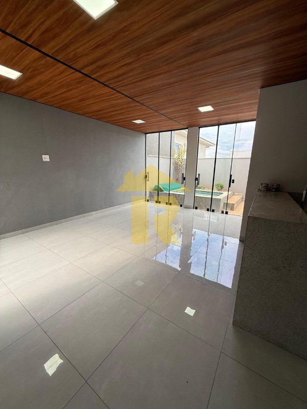 Casa de Condomínio com 3 quartos à venda, 250m² — foto 11 de 40