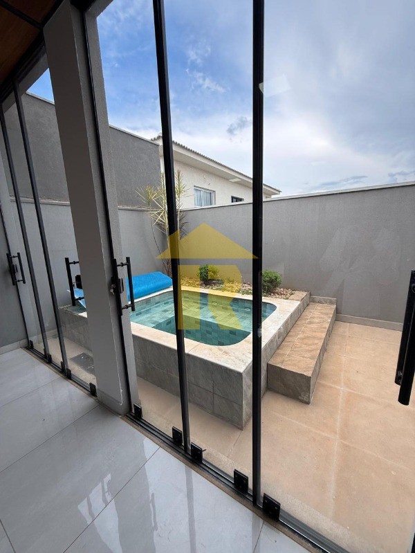 Casa de Condomínio com 3 quartos à venda, 250m² — foto 14 de 40