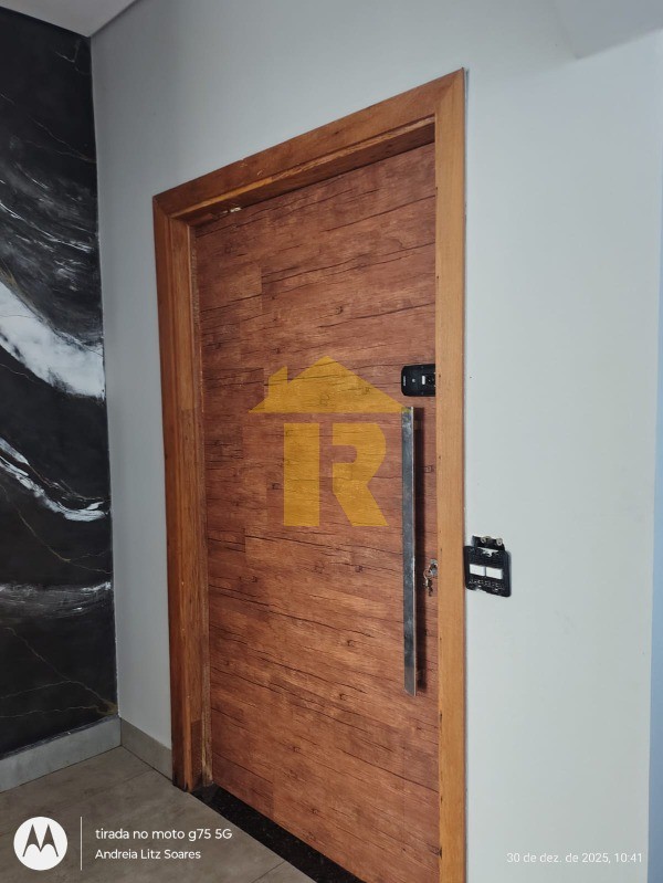 Casa de Condomínio com 4 quartos à venda, 260m² — foto 2 de 40