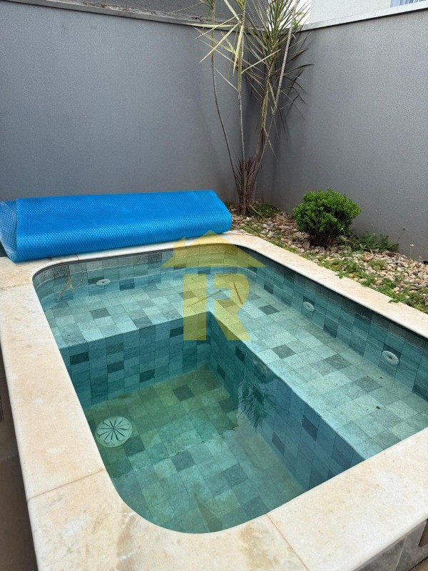 Casa de Condomínio com 3 quartos à venda, 250m² — foto 16 de 40