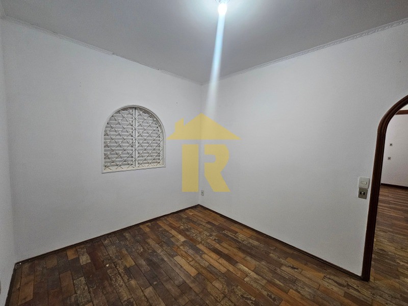 Casa com 3 quartos à venda, 173m² — foto 13 de 27