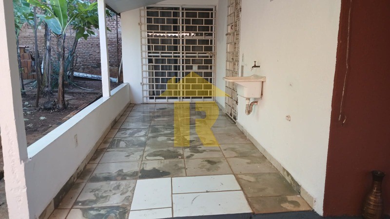 Casa com 2 quartos à venda e aluguel, 54m² — foto 1 de 27