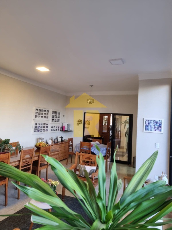 Casa de Condomínio com 3 quartos à venda, 230m² — foto 14 de 41