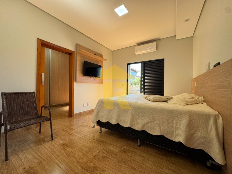 Casa de Condomínio com 3 quartos à venda, 330m² — foto 18 de 28