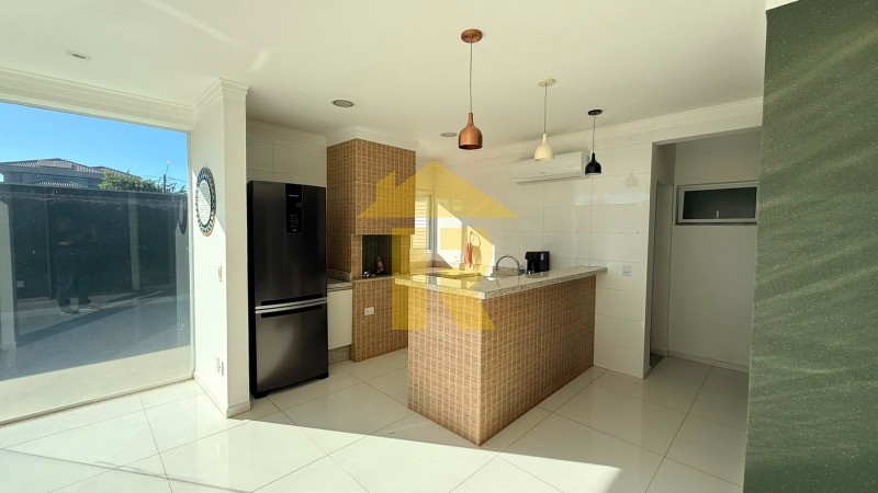 Casa de Condomínio com 3 quartos à venda, 240m² — foto 13 de 42