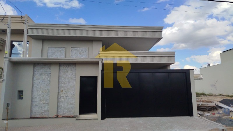 Casa com 3 quartos à venda, 143m² — foto 1 de 20