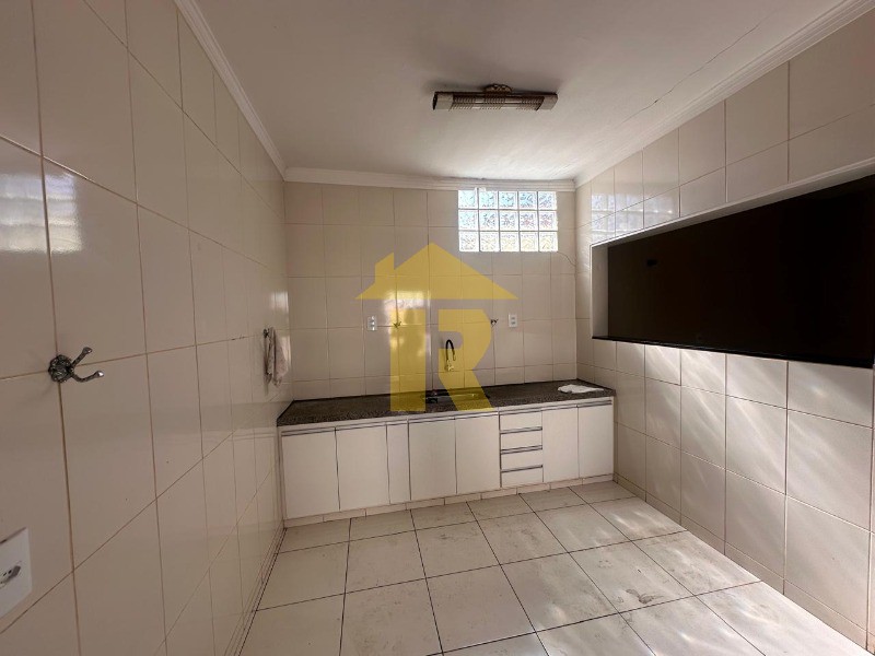 Casa com 4 quartos à venda e aluguel, 166m² — foto 14 de 32
