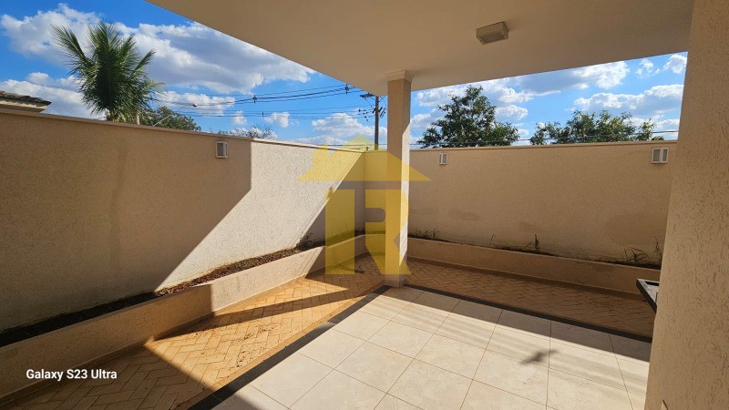 Casa de Condomínio com 3 quartos à venda, 150m² — foto 13 de 35