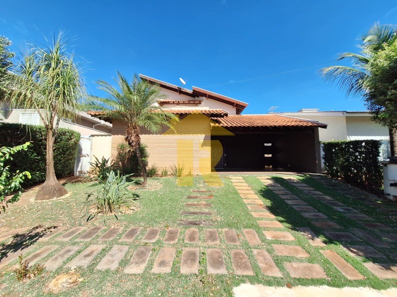 Casa de Condomínio com 3 quartos à venda e aluguel, 239m² — foto 1 de 20