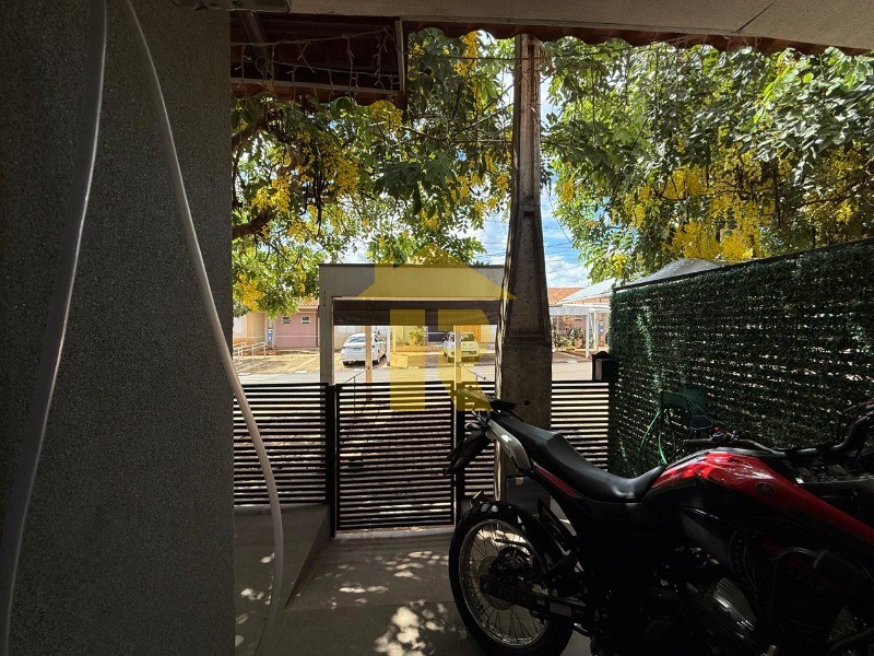 Casa de Condomínio com 2 quartos à venda, 65m² — foto 2 de 22