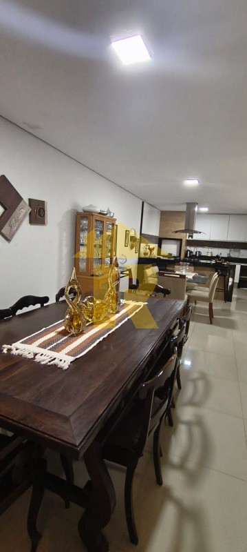 Casa de Condomínio com 3 quartos à venda, 188m² — foto 10 de 34