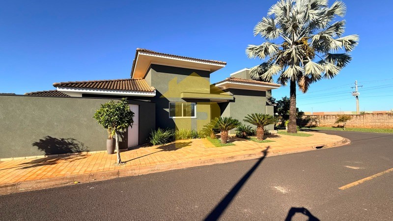 Casa de Condomínio com 3 quartos à venda, 240m² — foto 3 de 42