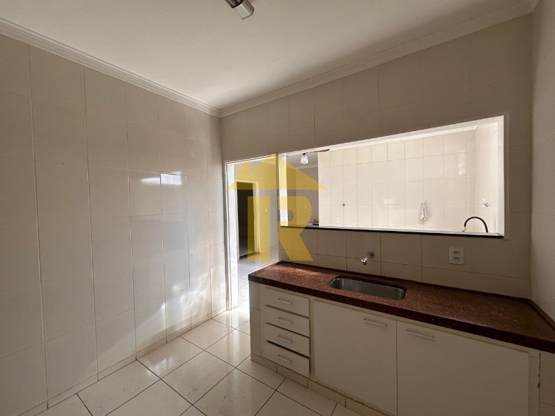 Casa com 4 quartos à venda e aluguel, 166m² — foto 12 de 32