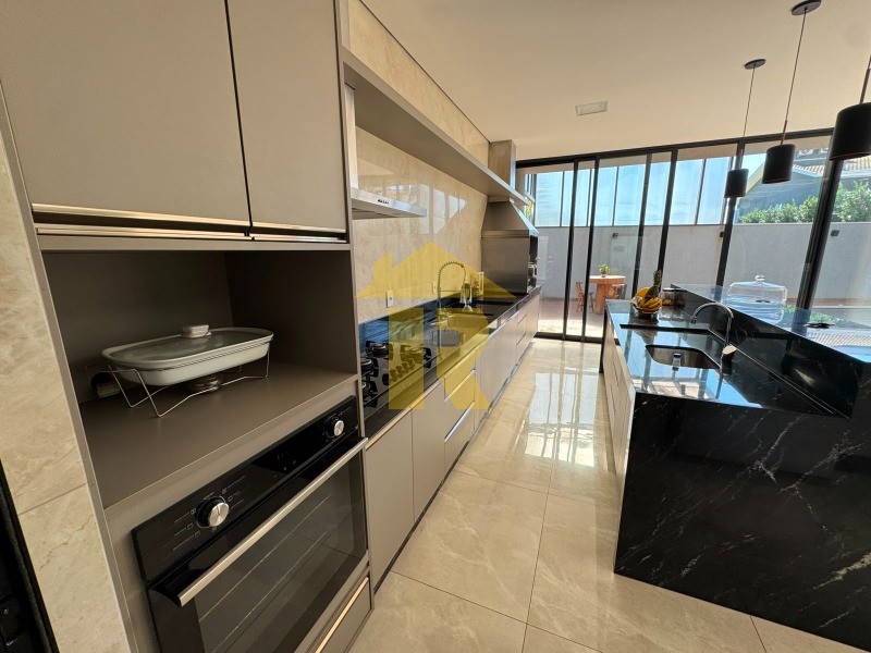 Casa de Condomínio com 3 quartos à venda, 330m² — foto 8 de 28