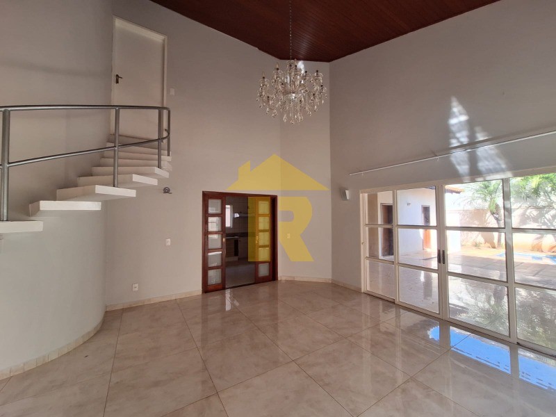 Casa de Condomínio com 3 quartos à venda e aluguel, 239m² — foto 3 de 20