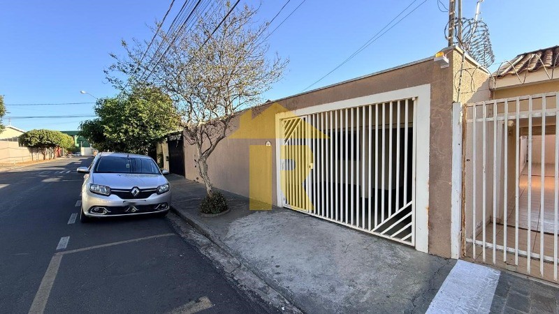 Casa com 2 quartos à venda, 130m² — foto 2 de 25