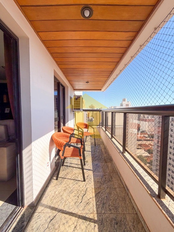Apartamento com 3 quartos à venda, 157m² — foto 8 de 23