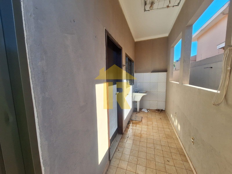 Casa com 3 quartos à venda e aluguel, 380m² — foto 21 de 29