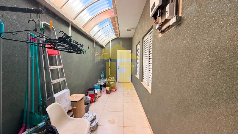 Casa de Condomínio com 3 quartos à venda, 240m² — foto 22 de 42