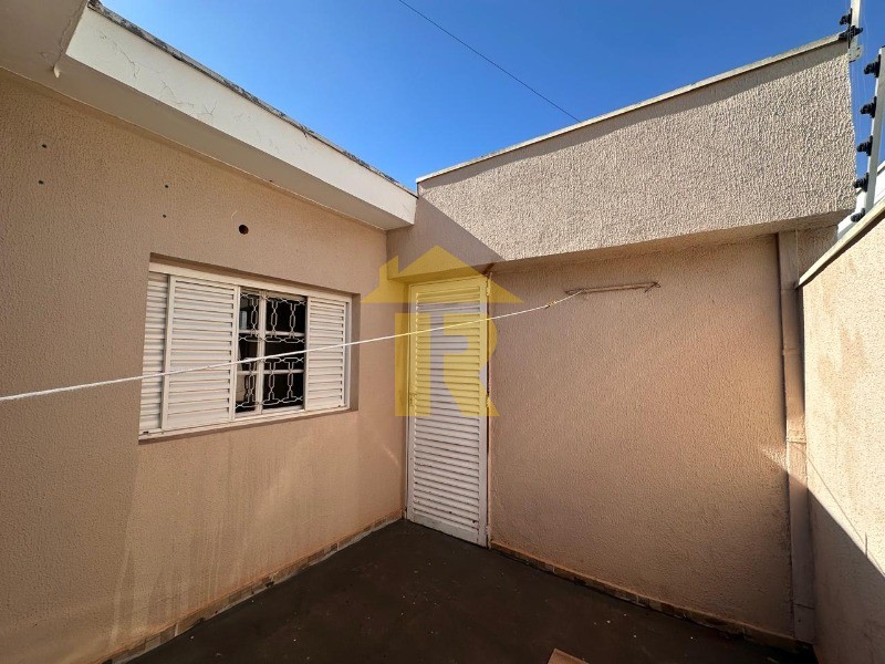 Casa com 4 quartos à venda e aluguel, 166m² — foto 17 de 32