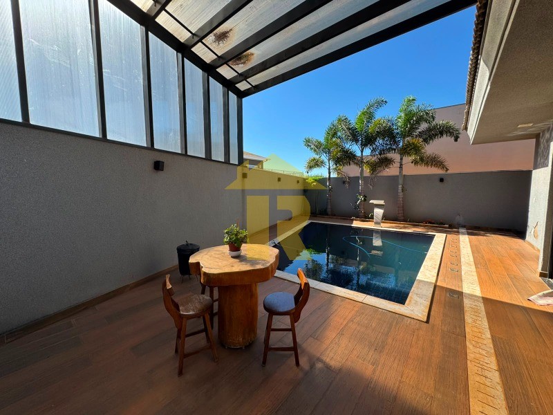 Casa de Condomínio com 3 quartos à venda, 330m² — foto 12 de 28