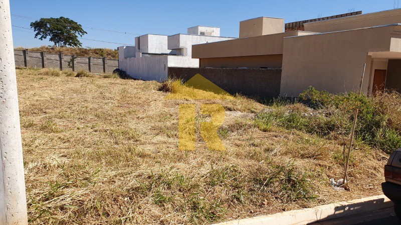 Terreno / Lote / Condomínio  à venda, 253m² — foto 1 de 20