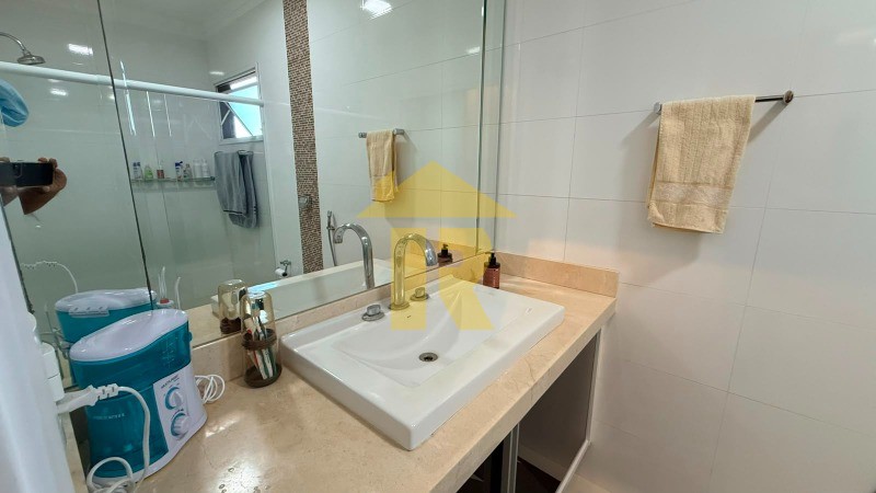 Casa de Condomínio com 3 quartos à venda, 240m² — foto 41 de 42