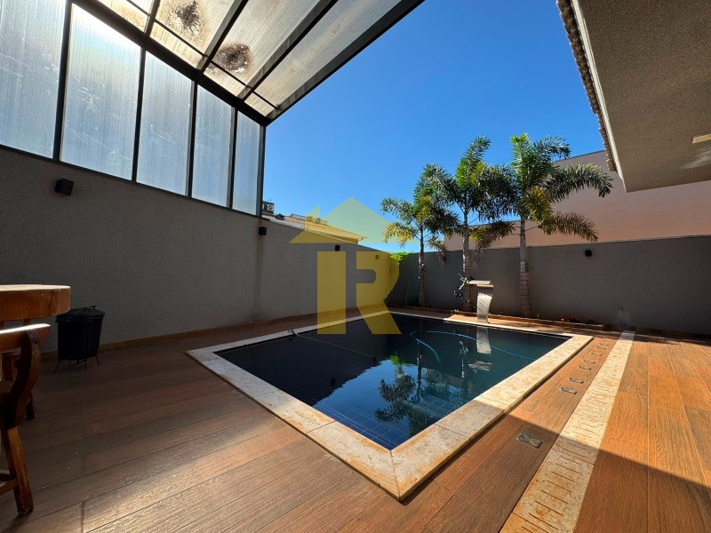 Casa de Condomínio com 3 quartos à venda, 330m² — foto 13 de 28
