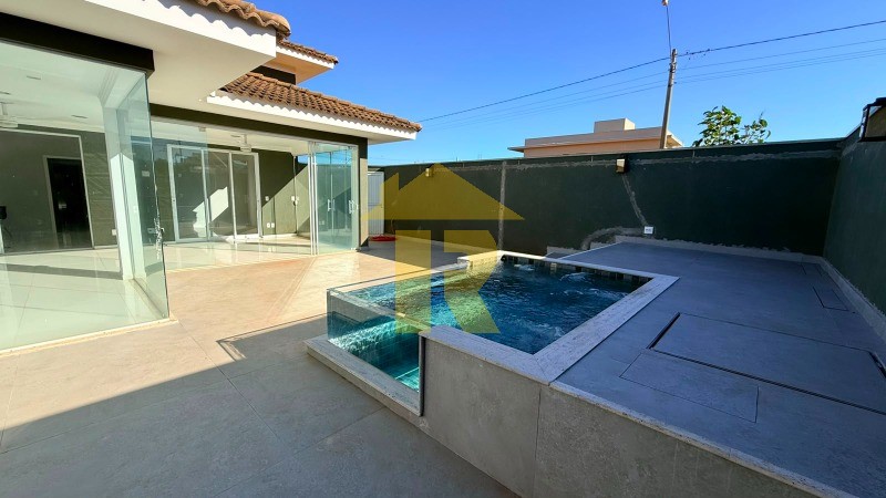 Casa de Condomínio com 3 quartos à venda, 240m² — foto 17 de 42