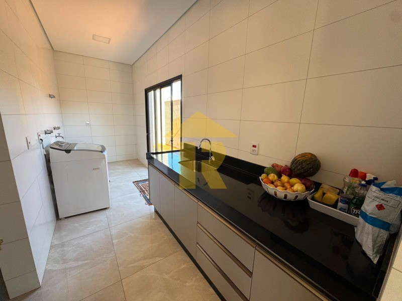 Casa de Condomínio com 3 quartos à venda, 330m² — foto 6 de 28