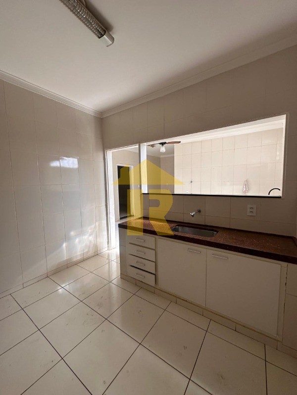 Casa com 4 quartos à venda e aluguel, 166m² — foto 13 de 32