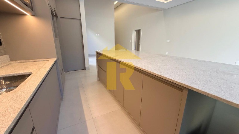 Casa de Condomínio com 3 quartos à venda, 220m² — foto 21 de 37