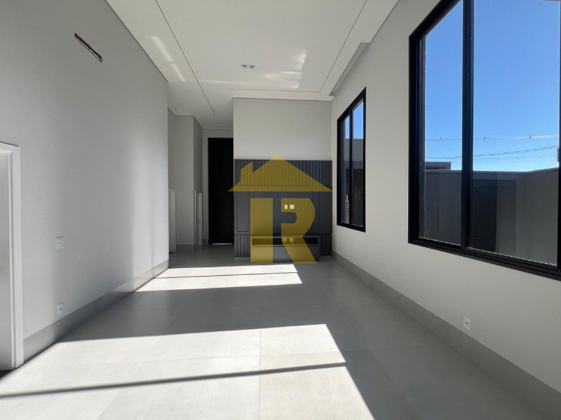 Casa de Condomínio com 3 quartos à venda, 20m² — foto 2 de 20