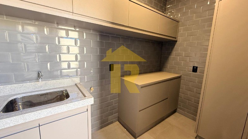 Casa de Condomínio com 3 quartos à venda, 220m² — foto 17 de 37