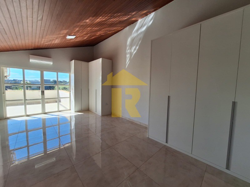 Casa de Condomínio com 3 quartos à venda e aluguel, 239m² — foto 16 de 20