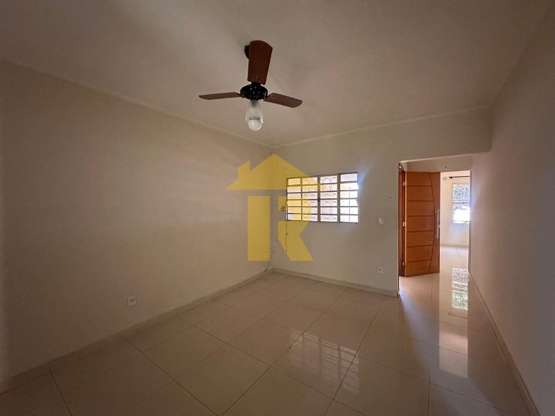 Casa com 4 quartos à venda e aluguel, 166m² — foto 8 de 32
