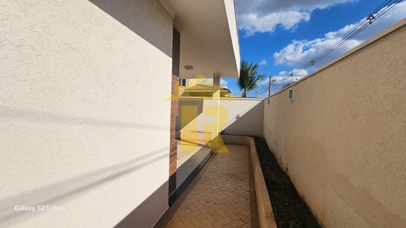 Casa de Condomínio com 3 quartos à venda, 150m² — foto 14 de 35