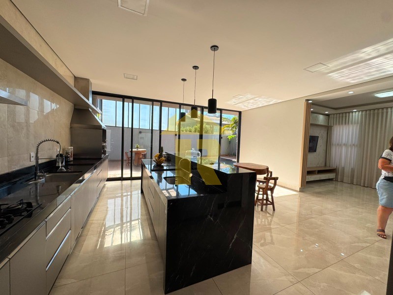 Casa de Condomínio com 3 quartos à venda, 330m² — foto 5 de 28