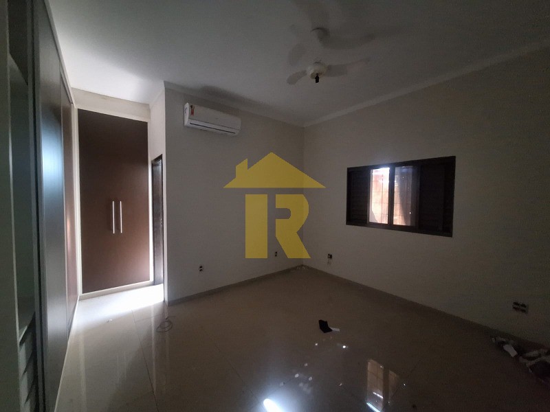 Casa com 3 quartos à venda e aluguel, 380m² — foto 27 de 29