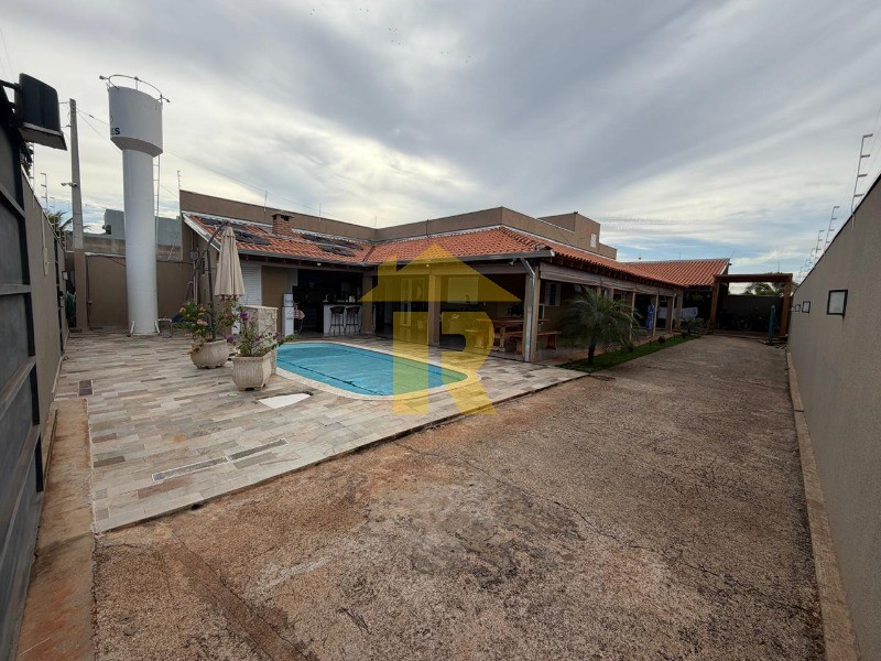 Imóvel para lazer com 4 quartos à venda, 220m² — foto 1 de 47